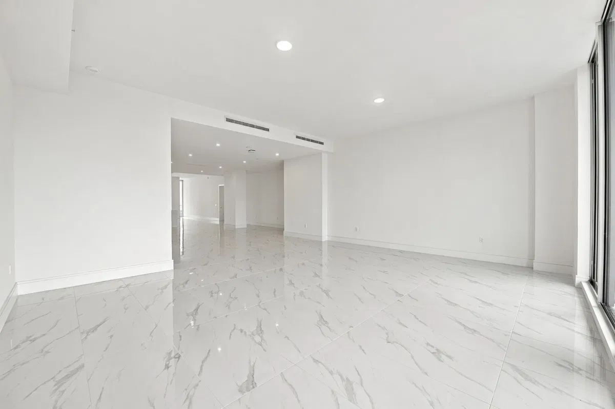 Nautilus 220 Unit 2306 photo 22