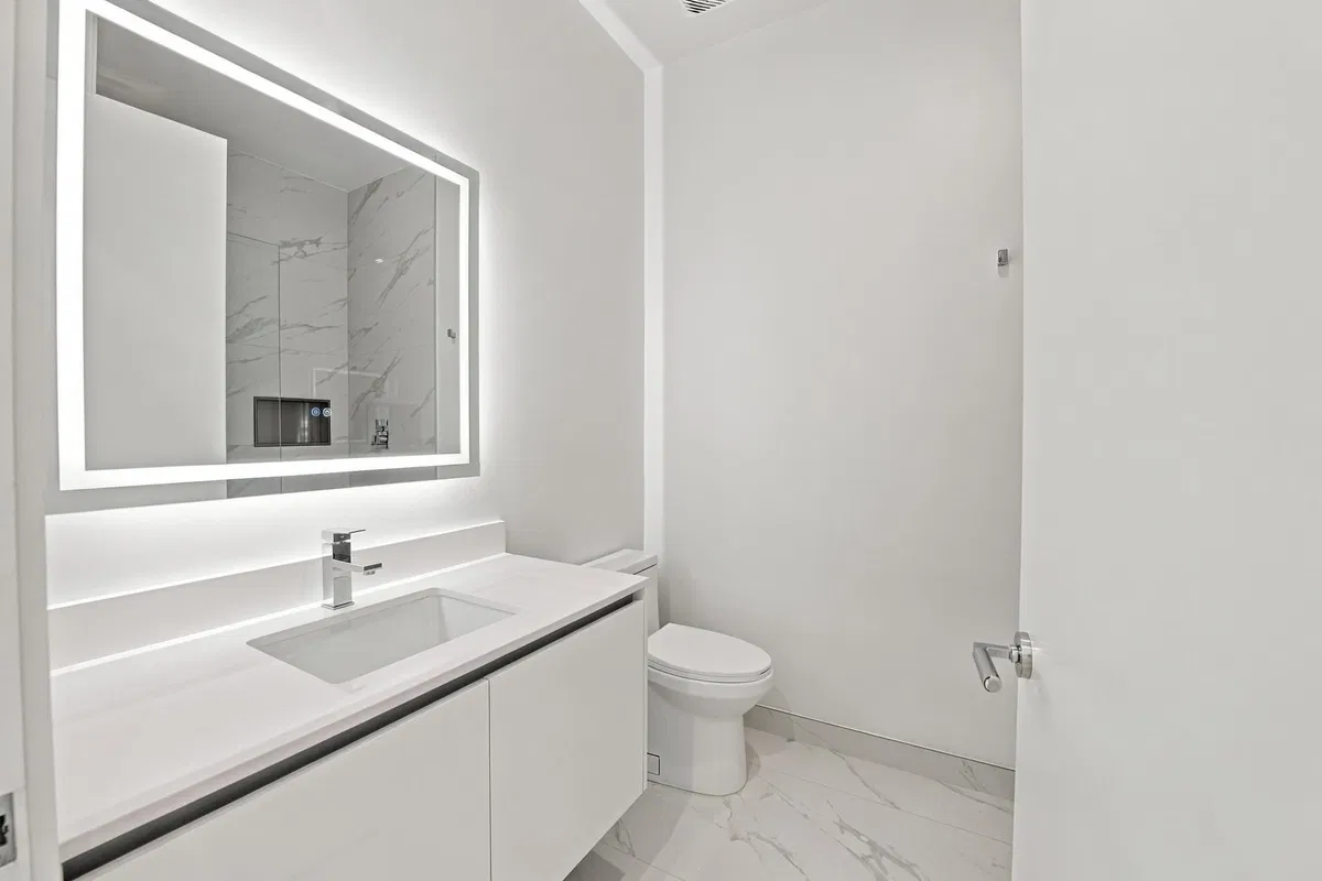 Nautilus 220 Unit 2306 photo 28