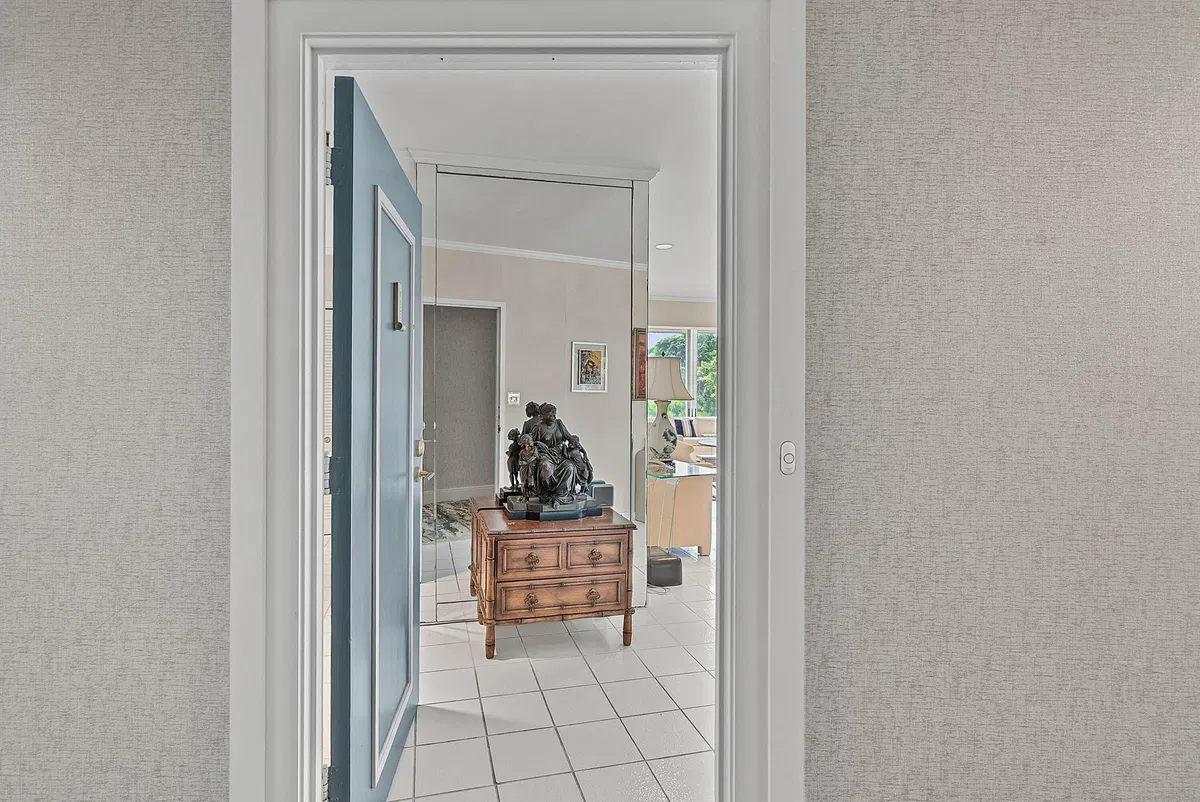 Palm Beach Towers, Palm Beach Unit 222B photo 4