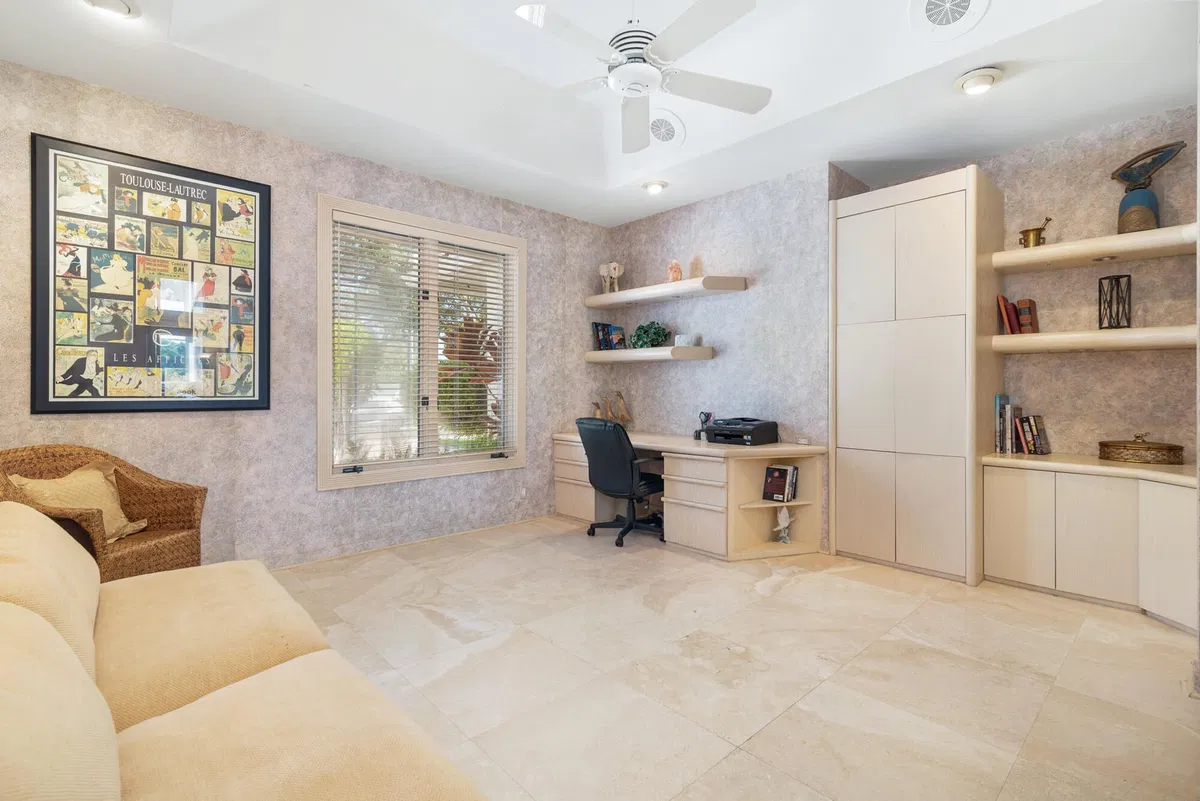Residence photo 28
