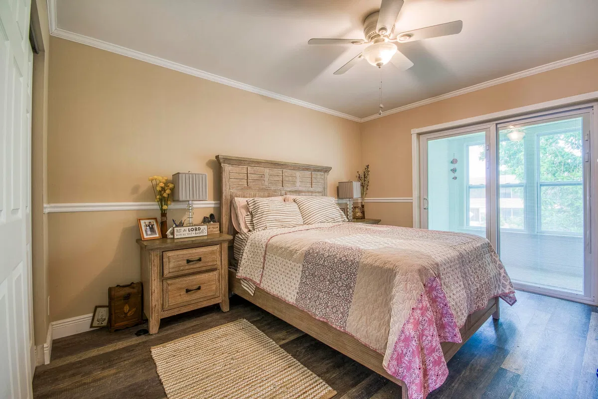 Unit 231 photo 10