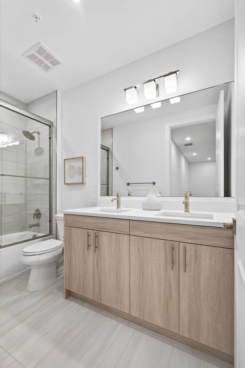 Unit 10 photo 34