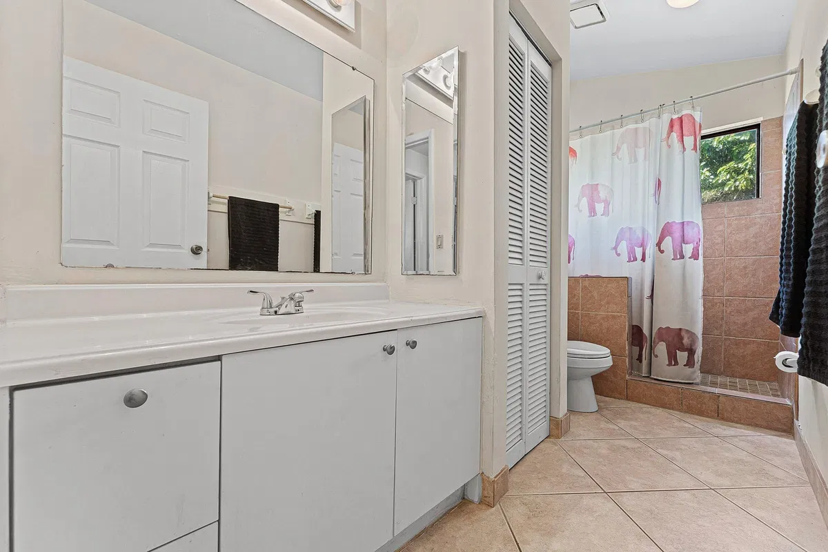 Residence photo 16