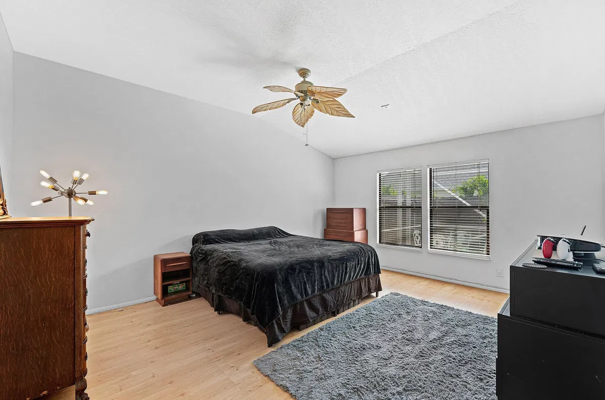 Residence photo 19