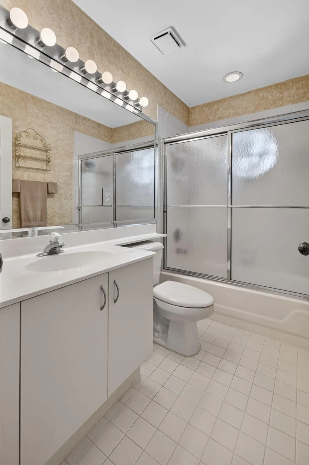 Residence photo 19