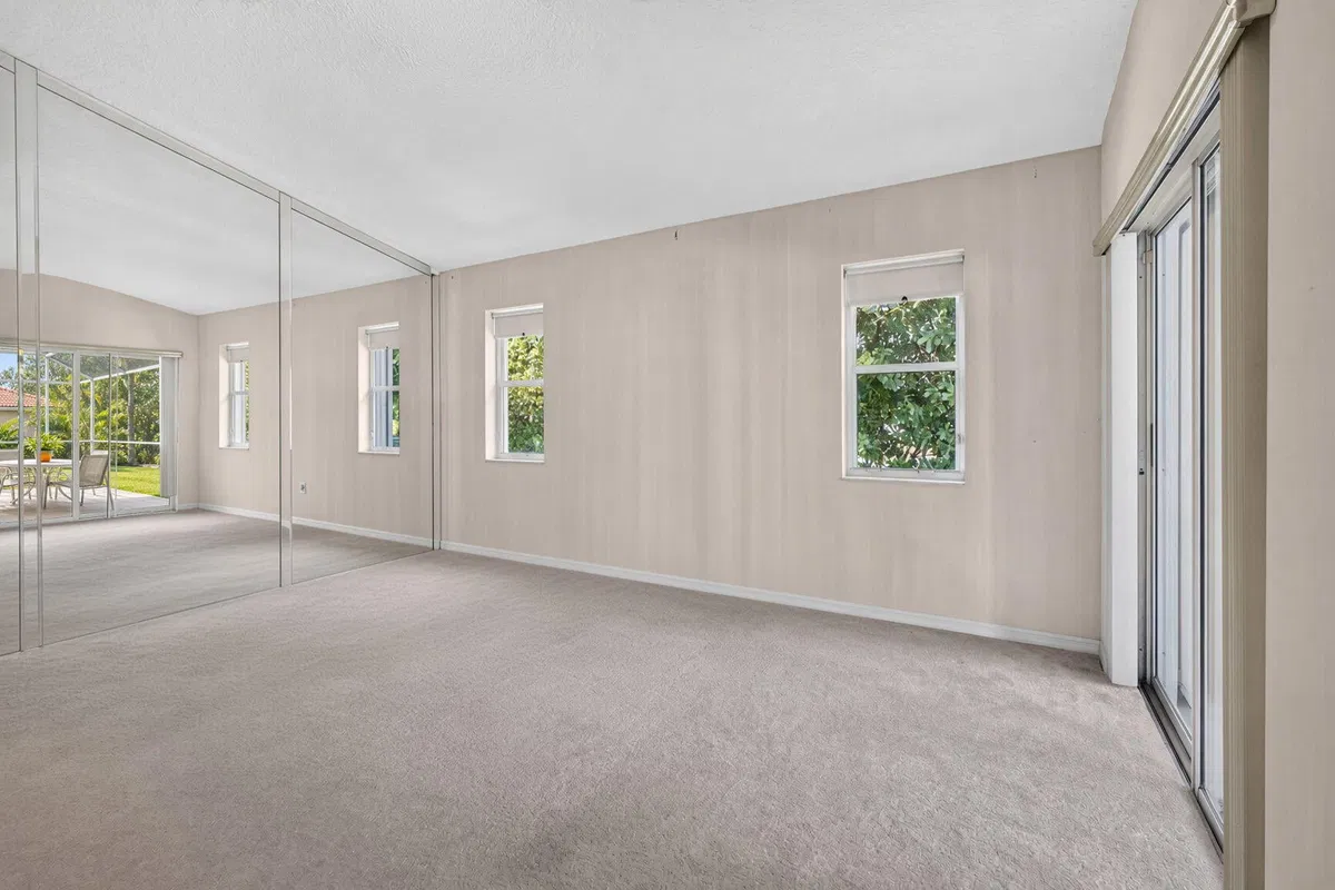 Residence photo 22