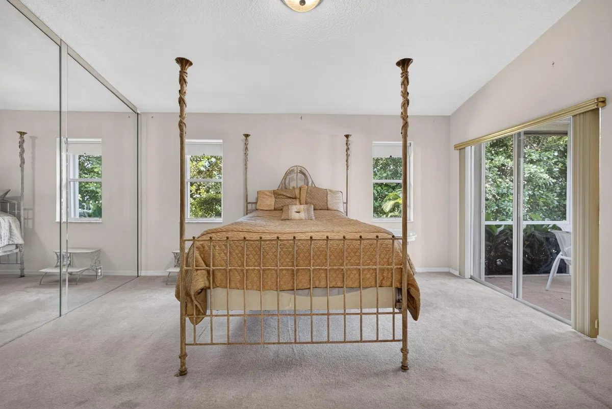 Residence photo 25