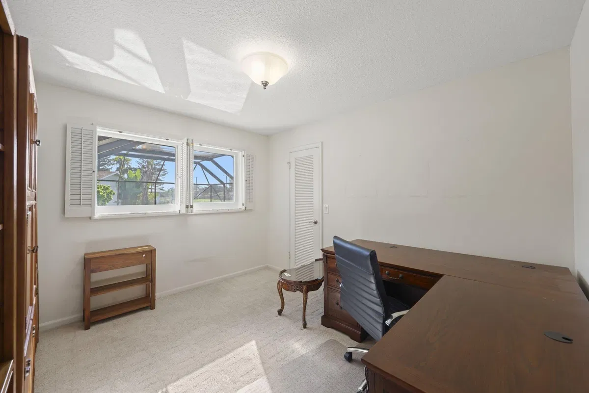 Residence photo 25