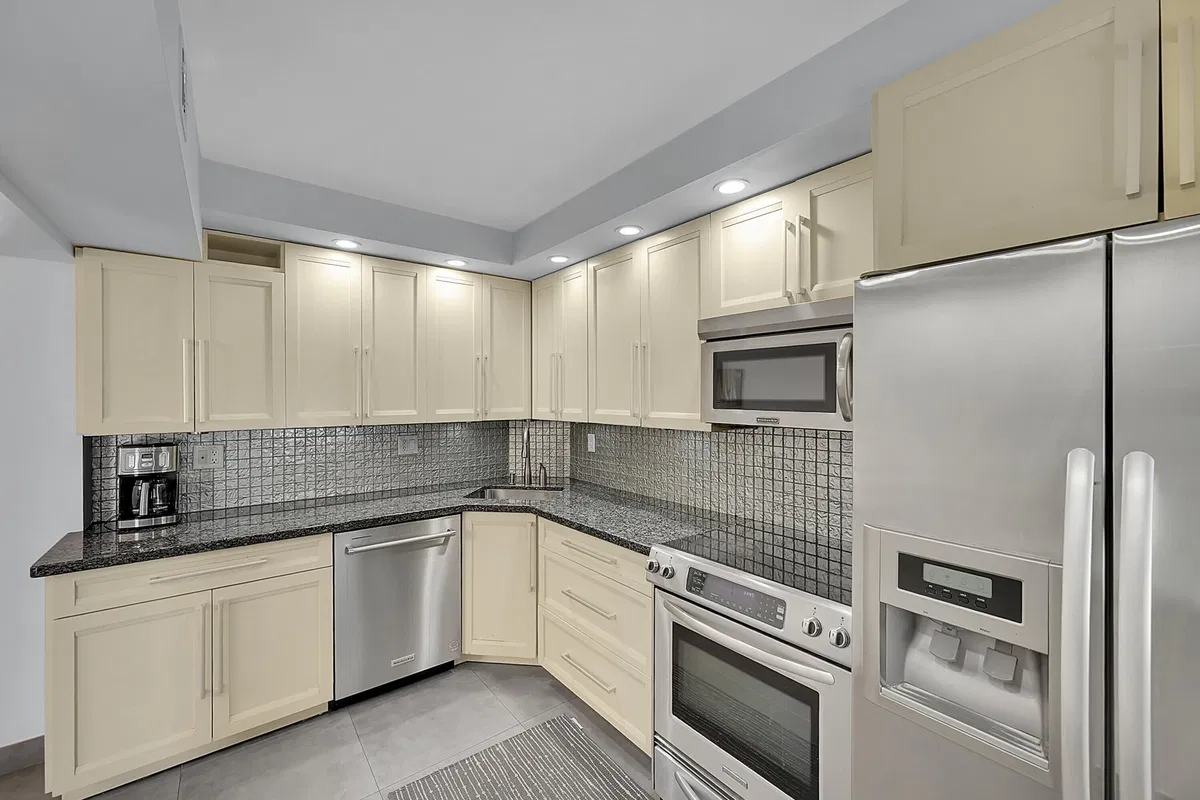 Boca Raton Unit 305 photo 13
