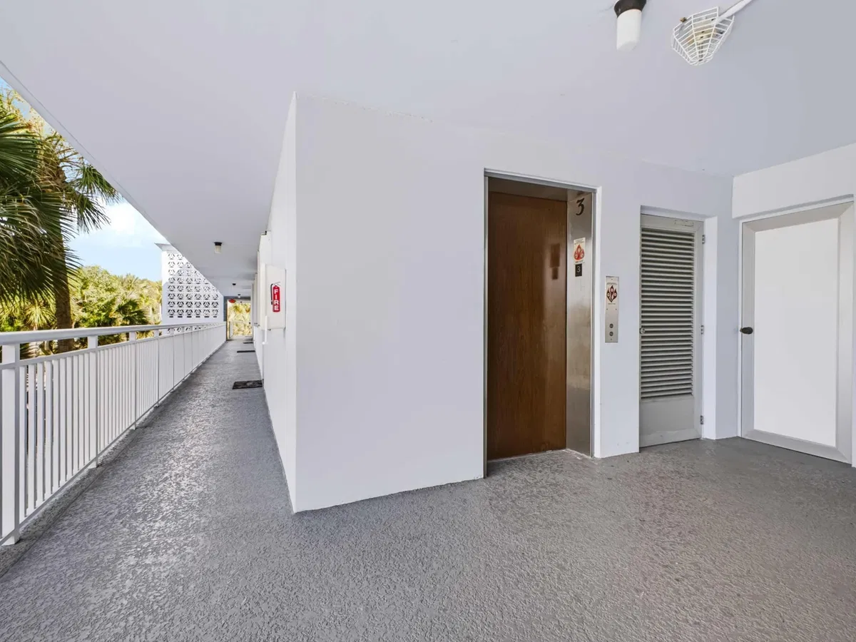 Unit 308 photo 28