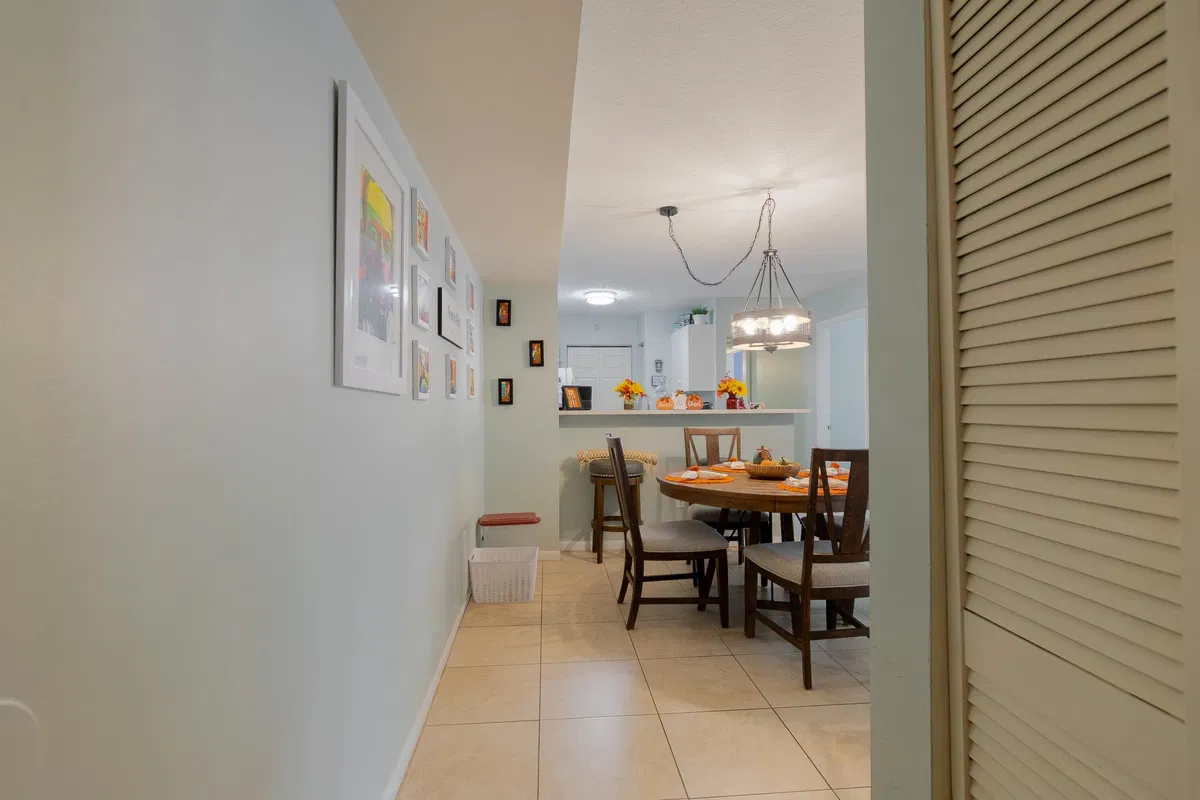 Unit 109 photo 4