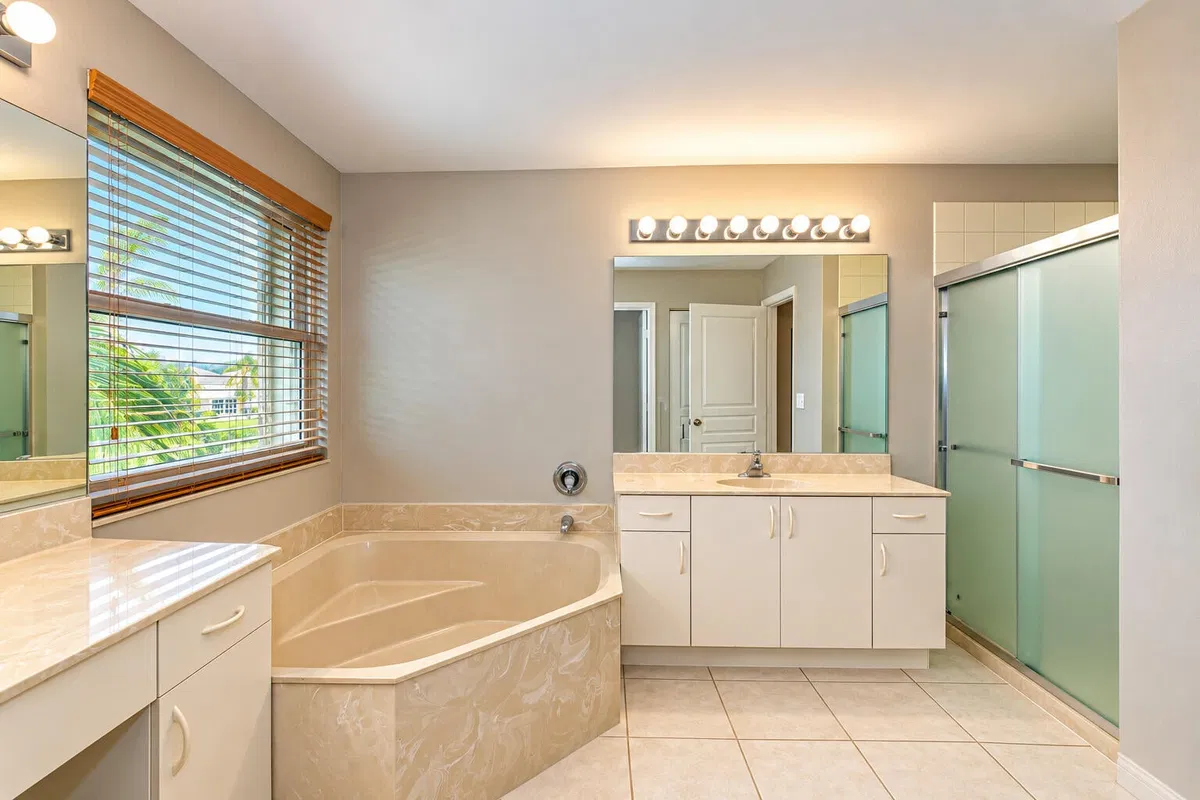 Residence photo 43