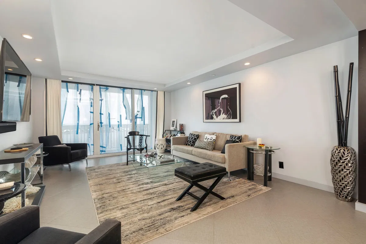 Unit 1411 photo 25