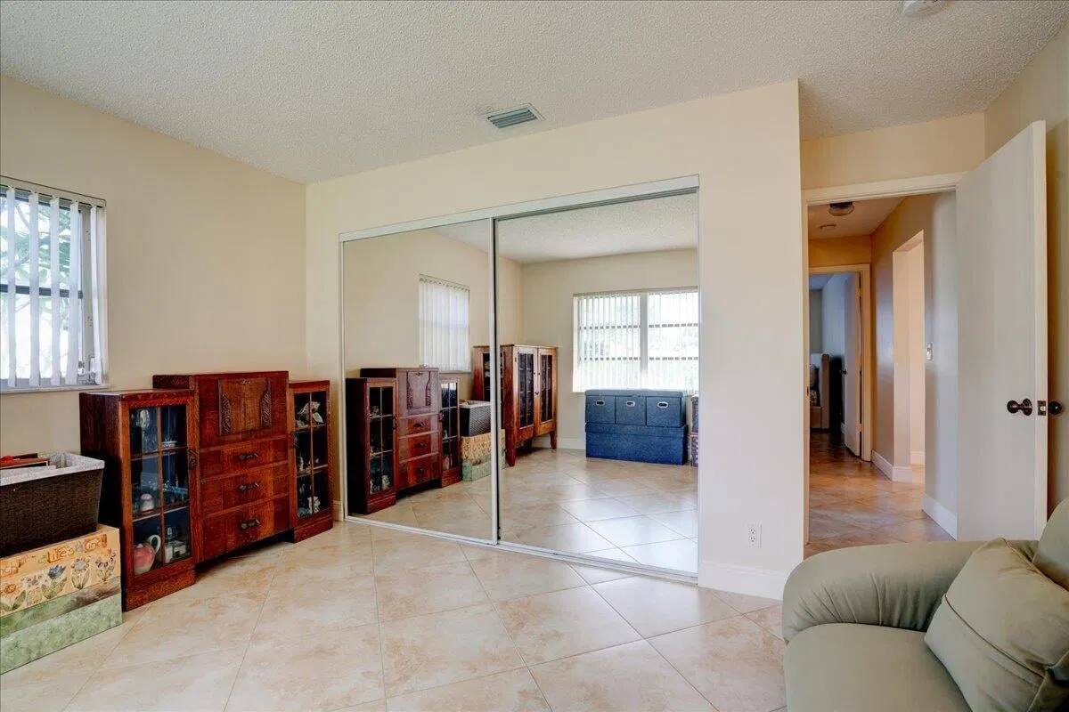 Residence photo 34