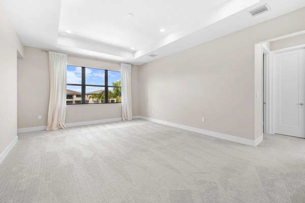 Residence photo 19