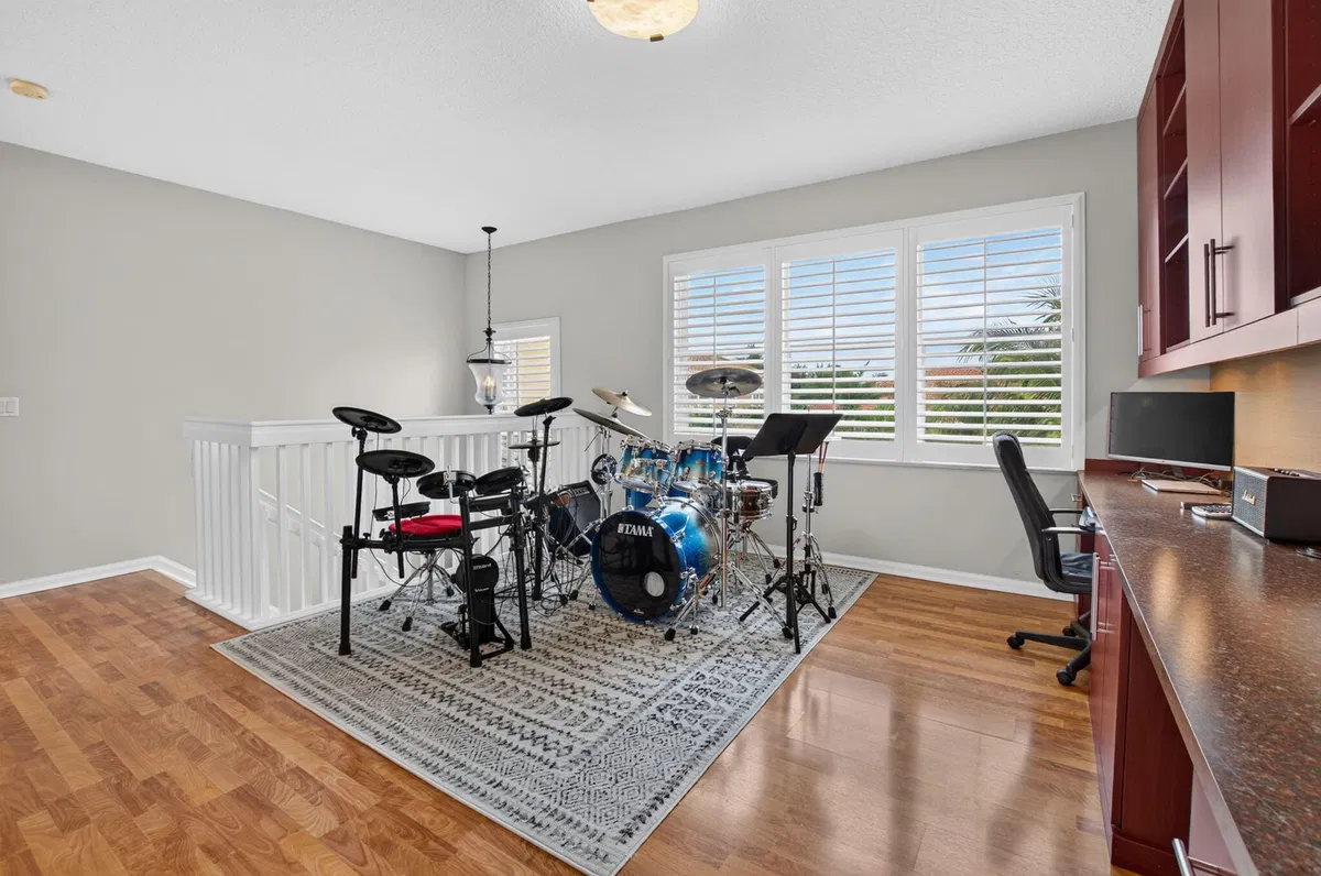  Residence photo 19