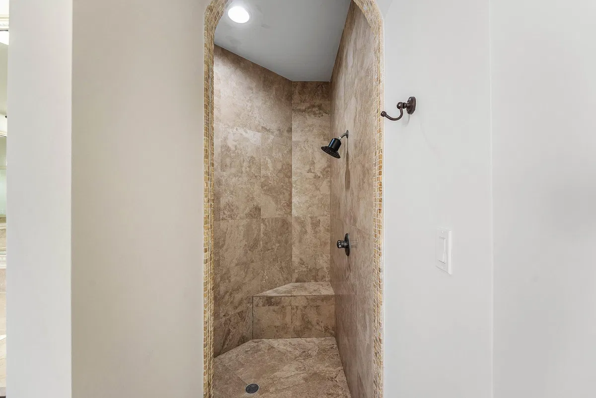 Residence photo 28