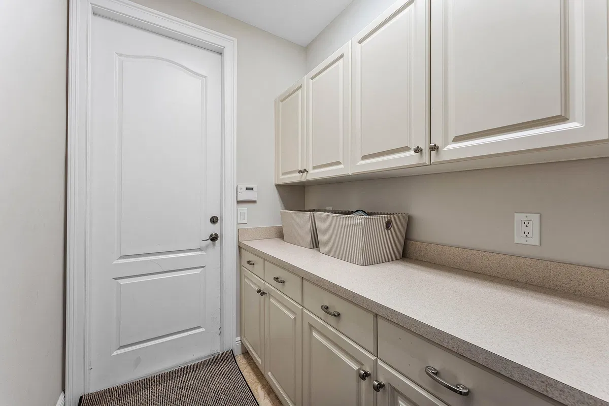 Residence photo 43