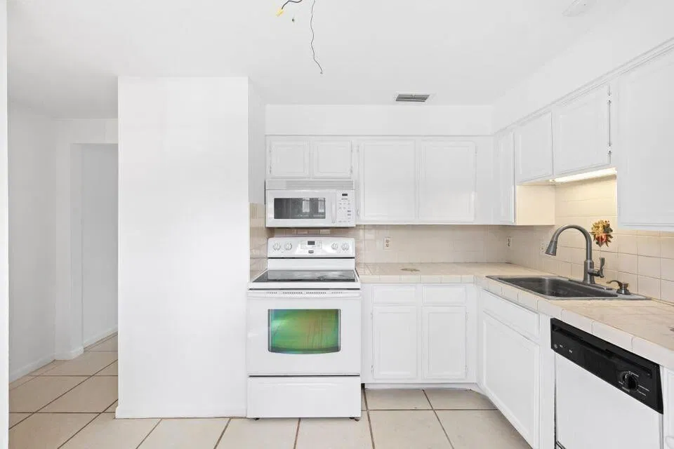 Residence photo 7