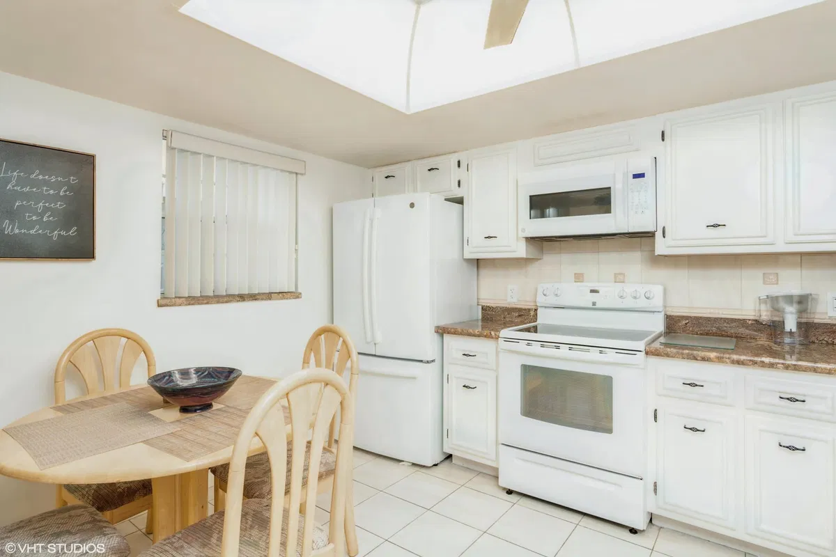 Unit 408 photo 28
