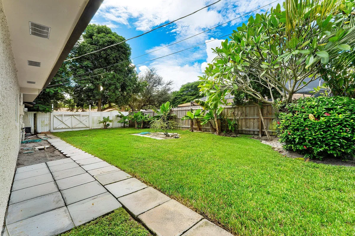  Residence photo 34
