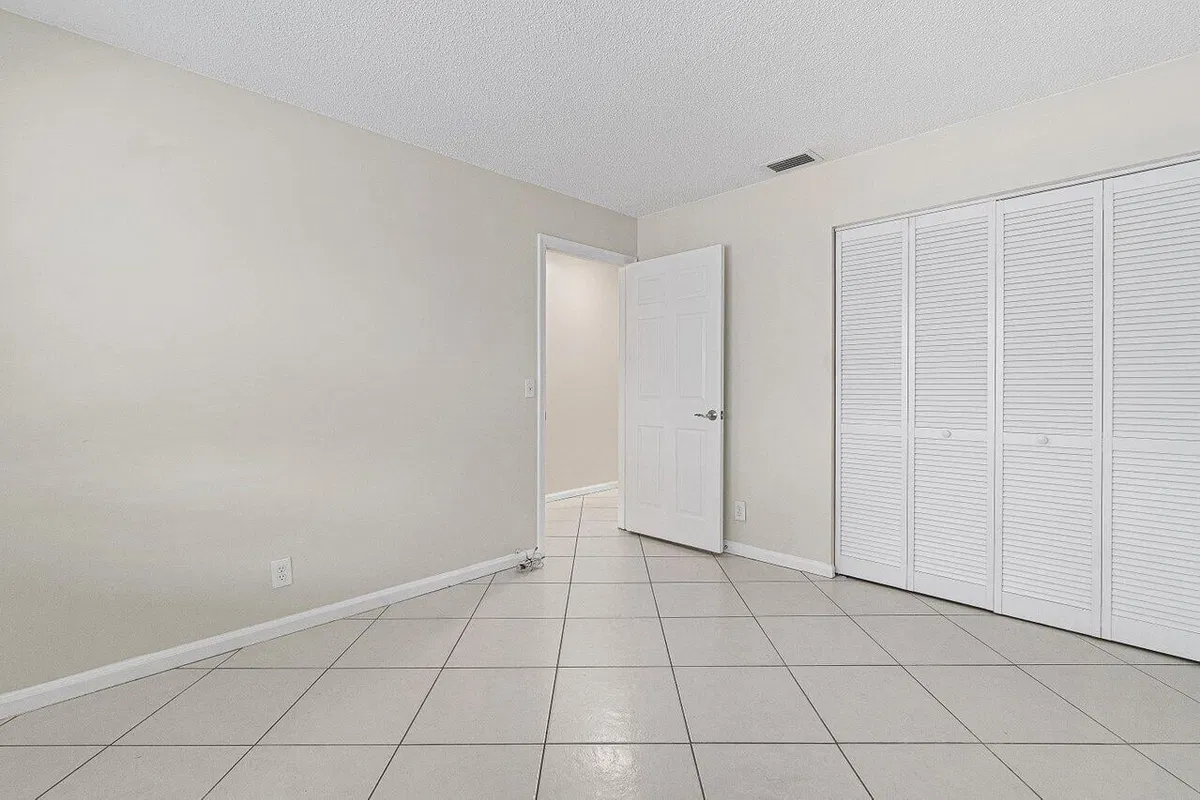 Unit 462 photo 19