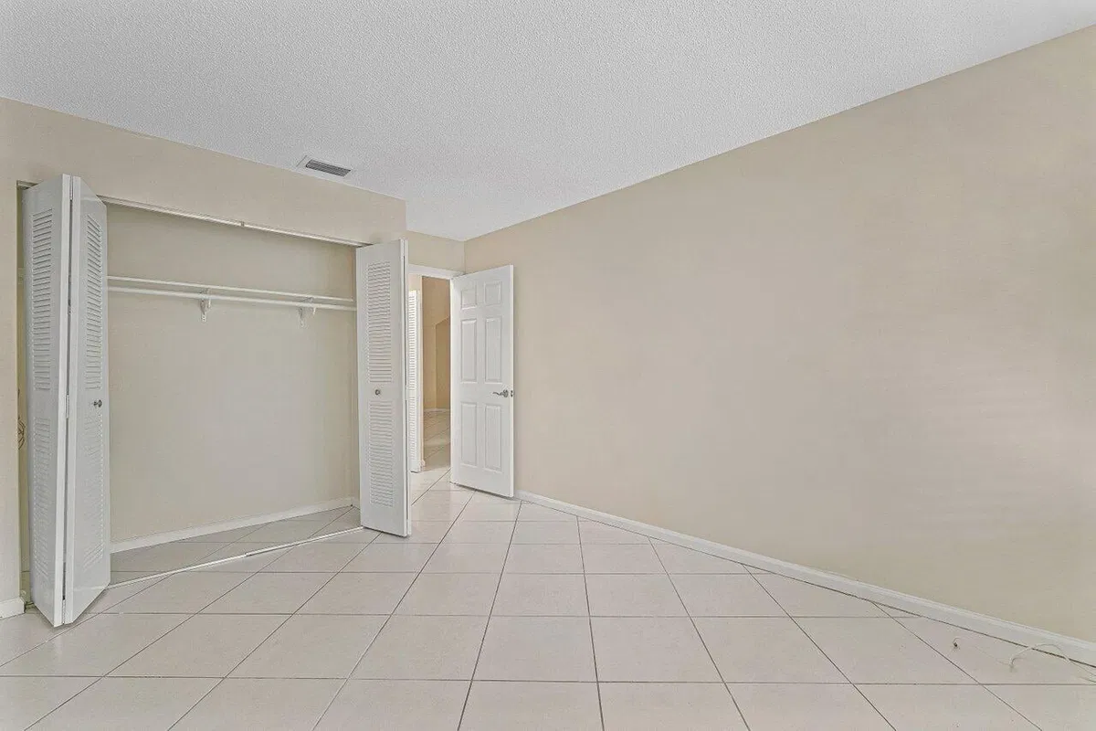 Unit 462 photo 22