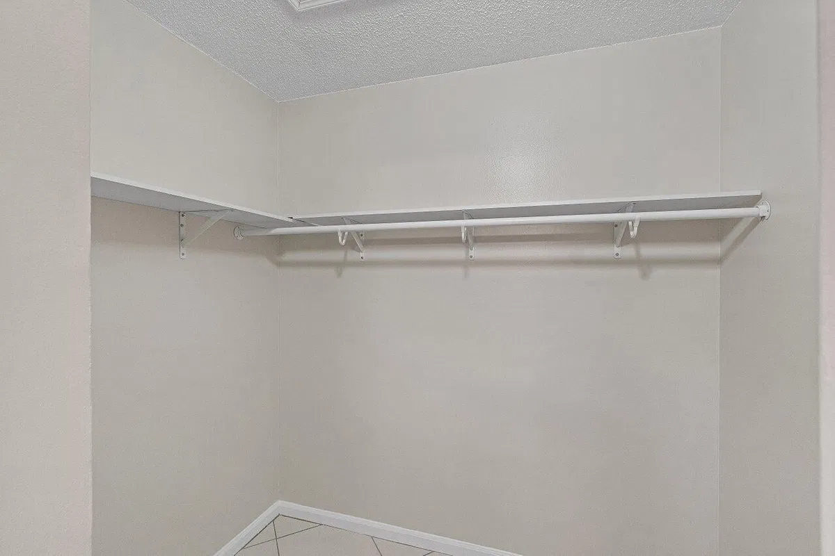 Unit 462 photo 28