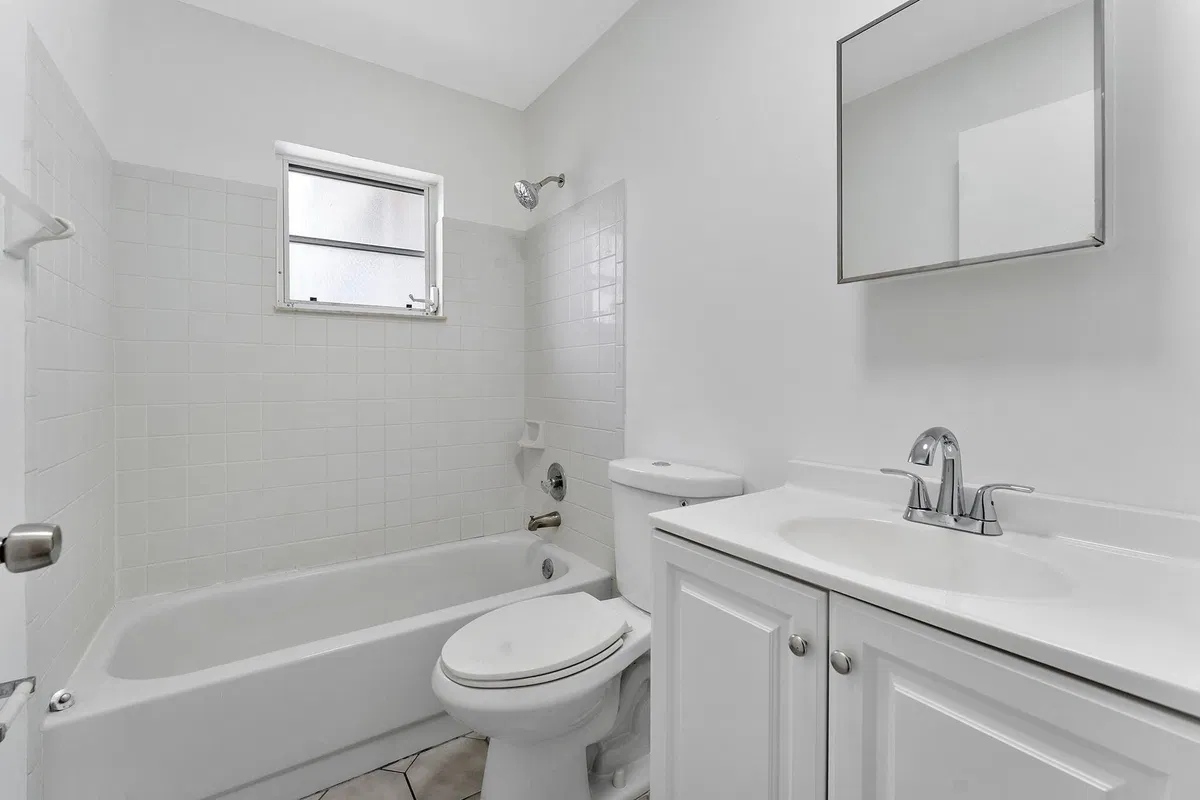 Residence photo 16