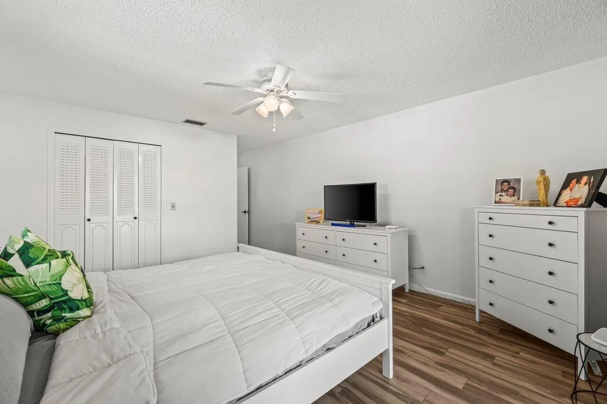 Residence photo 16