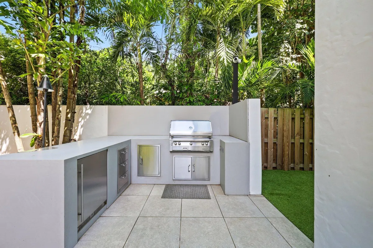 Residence photo 25