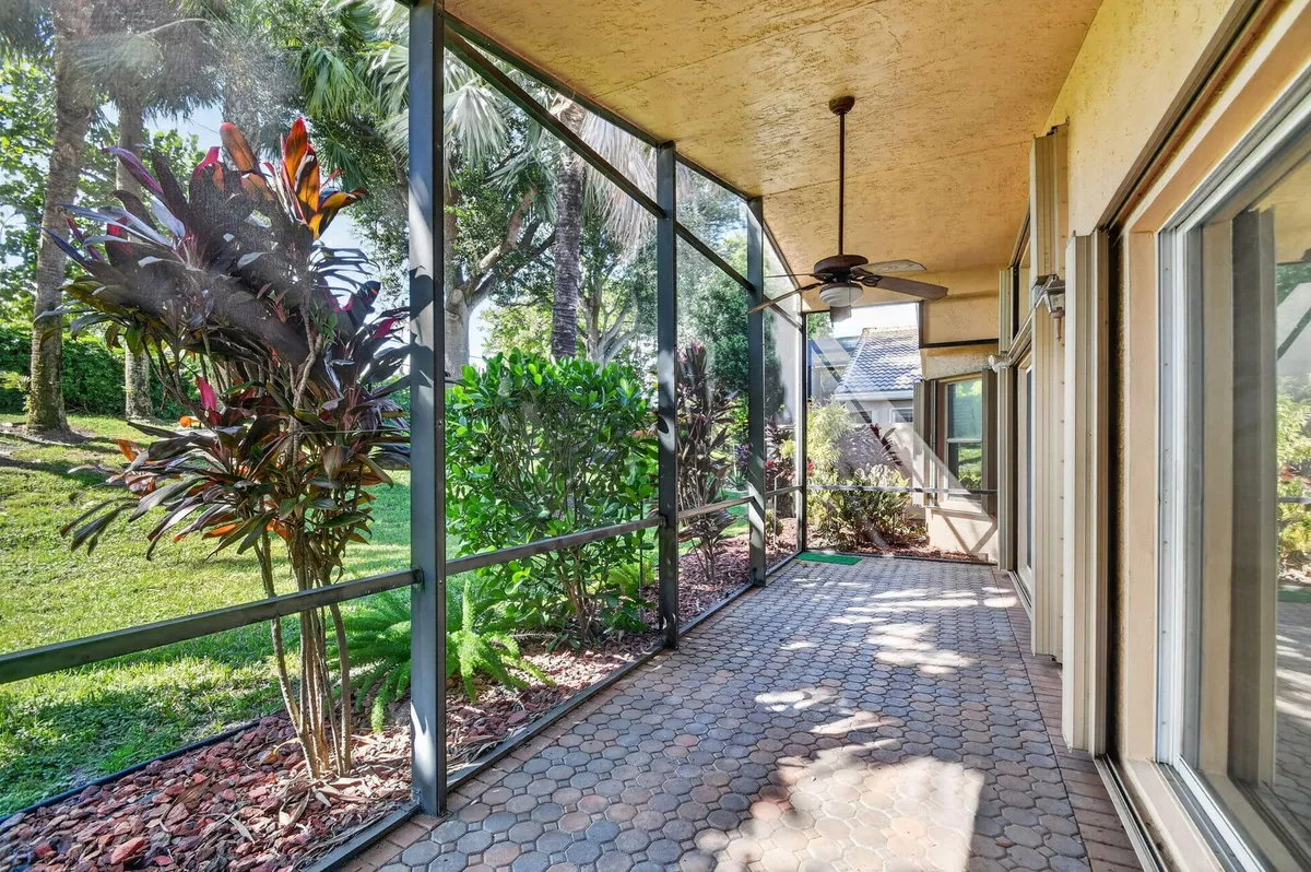 Residence photo 31