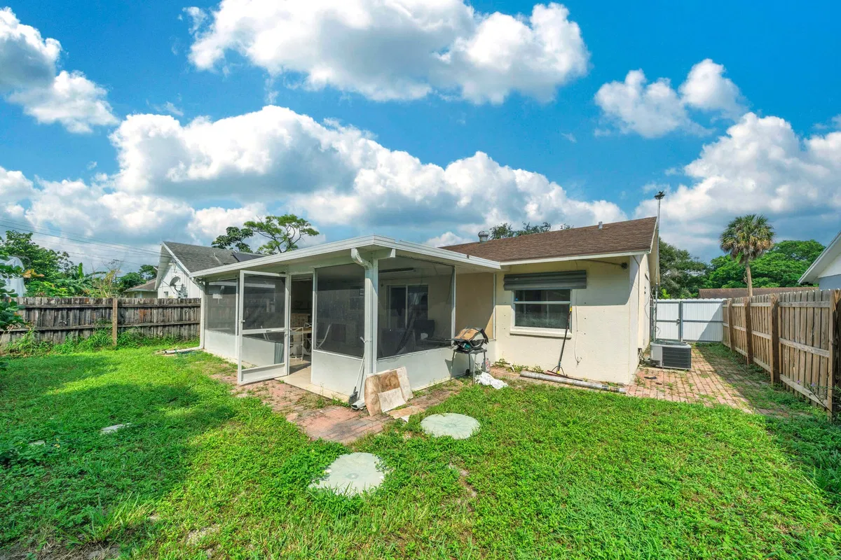 Residence photo 34