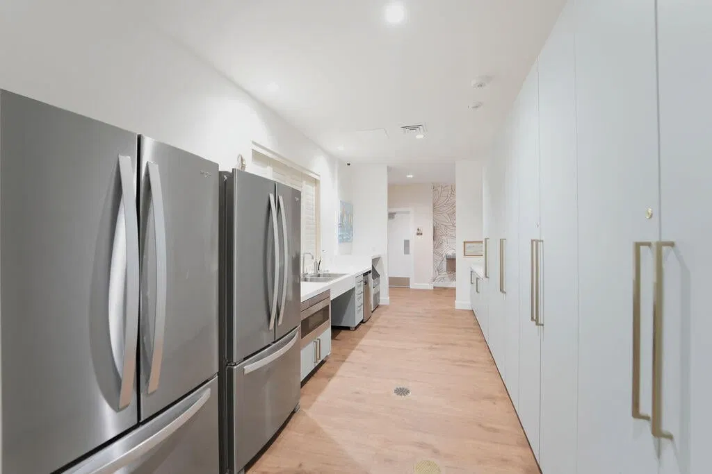 Unit 201 photo 10