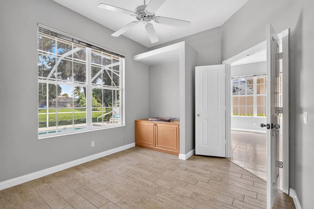  Residence photo 25