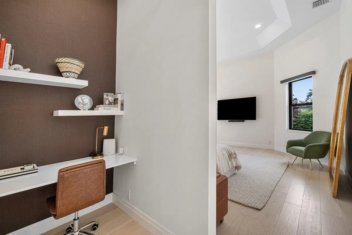 Residence photo 22