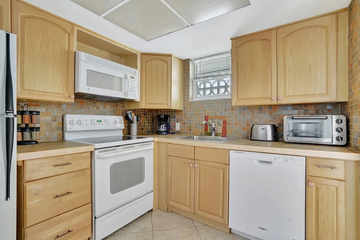 South Palm Beach Unit 511 photo 4