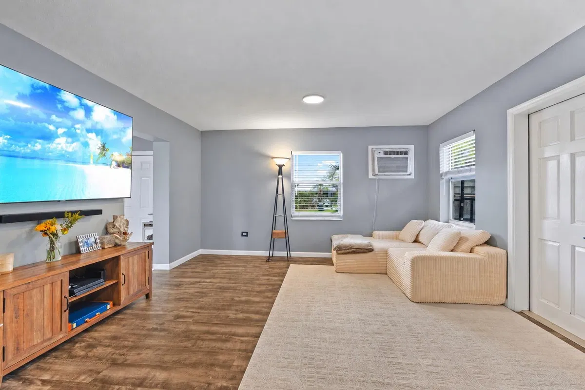 Residence photo 4