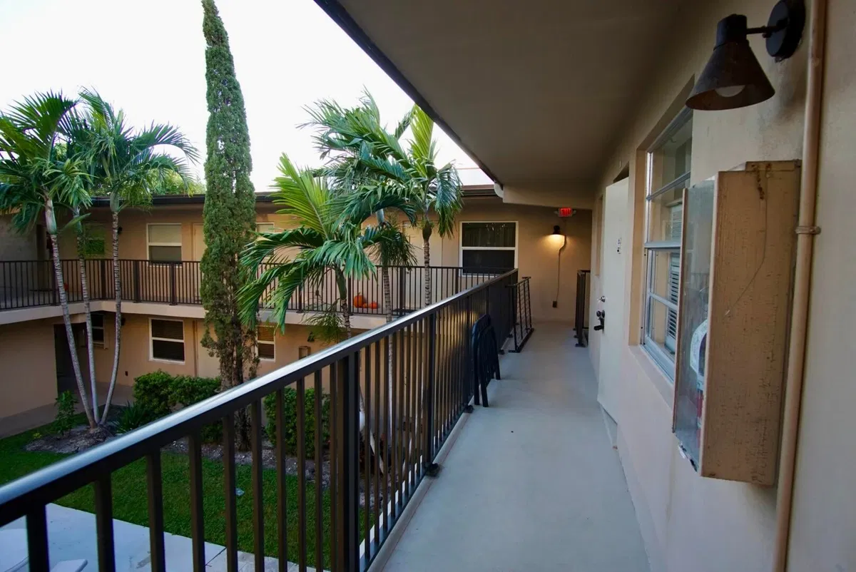 Unit 203 photo 10