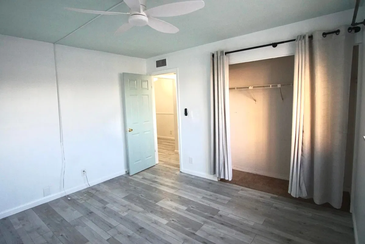 Unit 203 photo 13