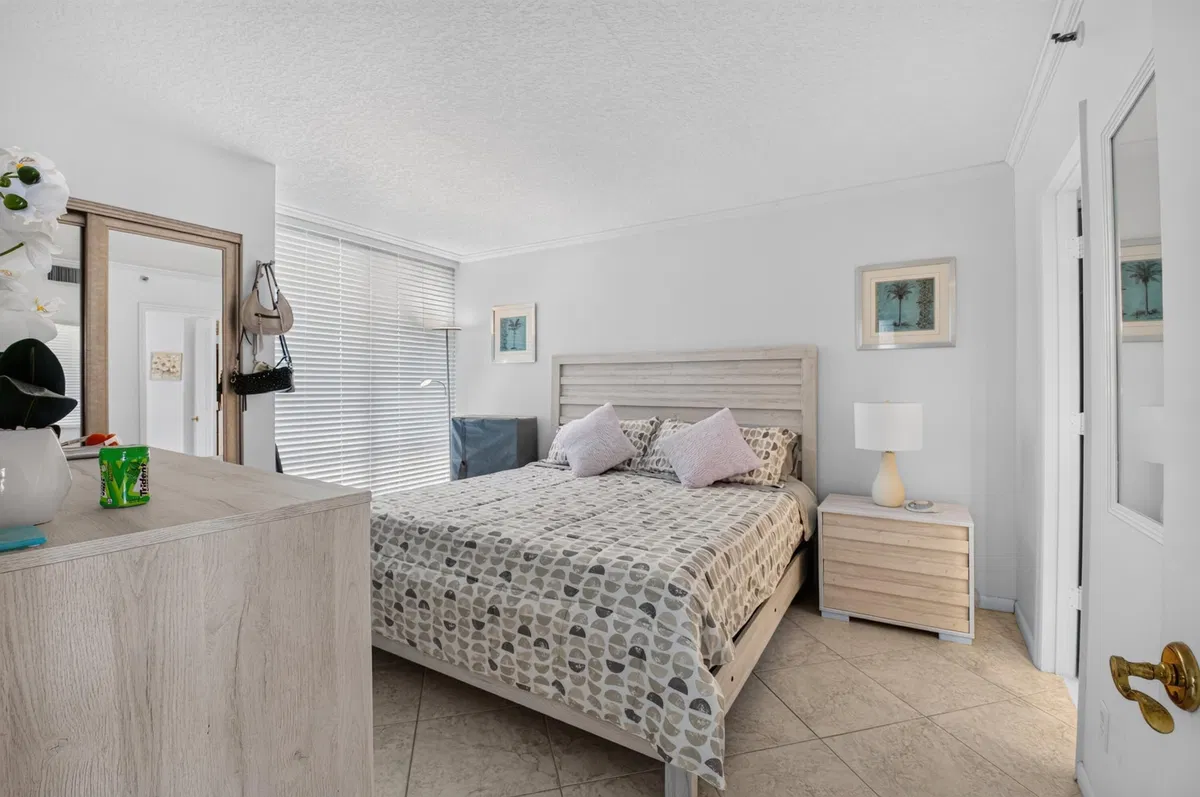  Unit 206 photo 16