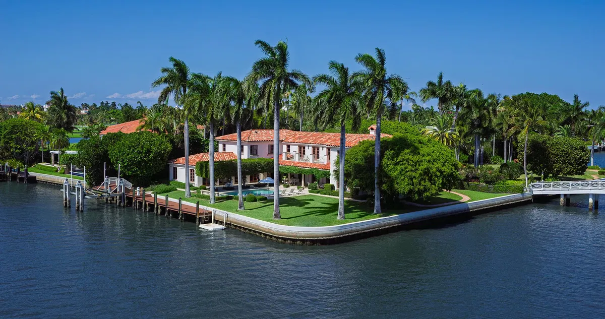 Estate Section Palm Beach Residence