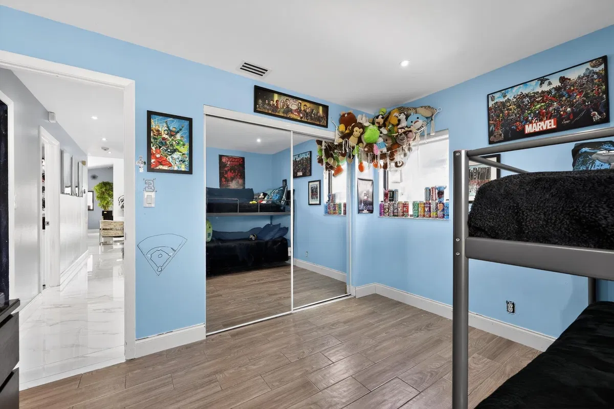 Residence photo 34