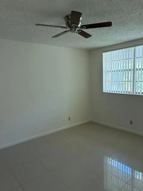 Unit 2010 photo 7