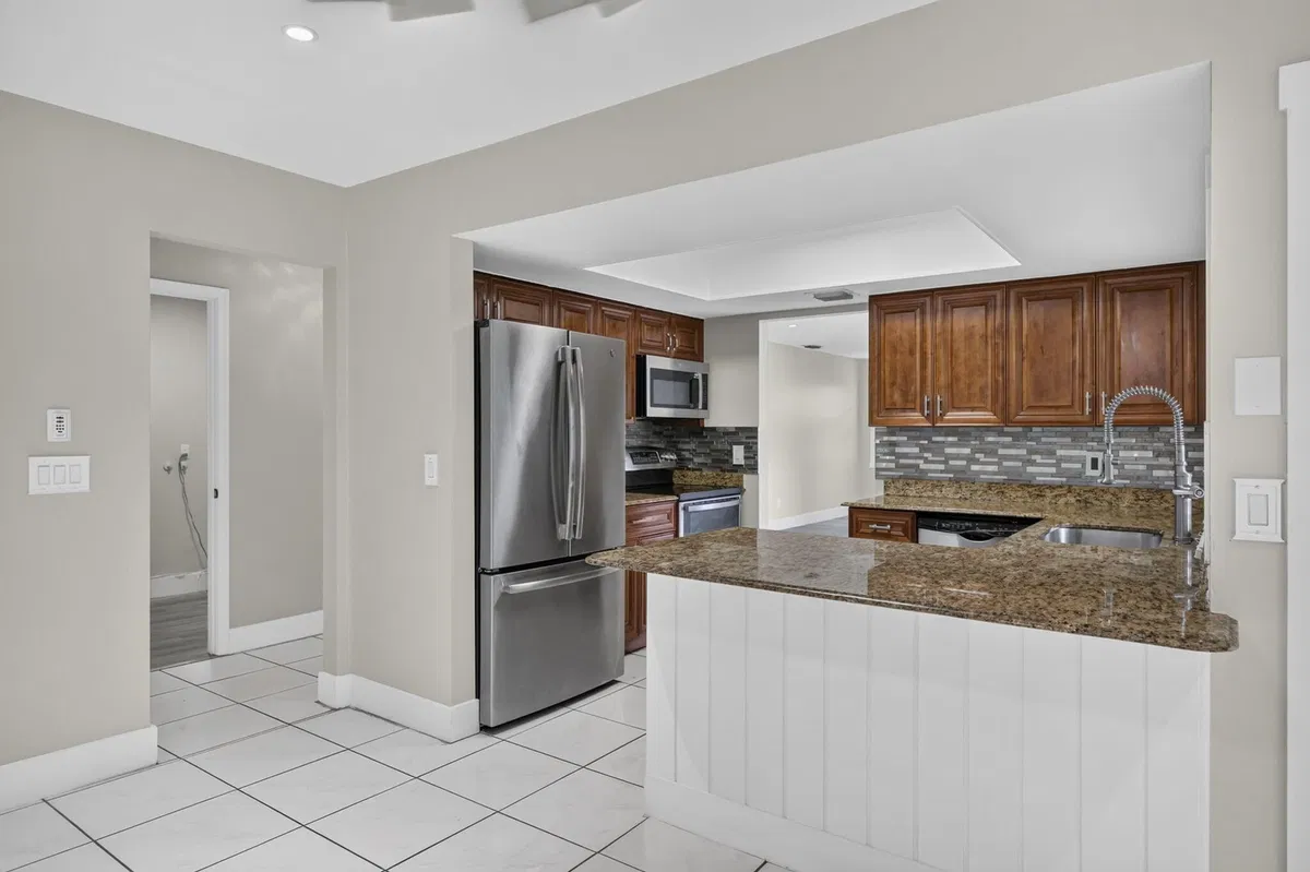West Palm Beach Residence photo 16