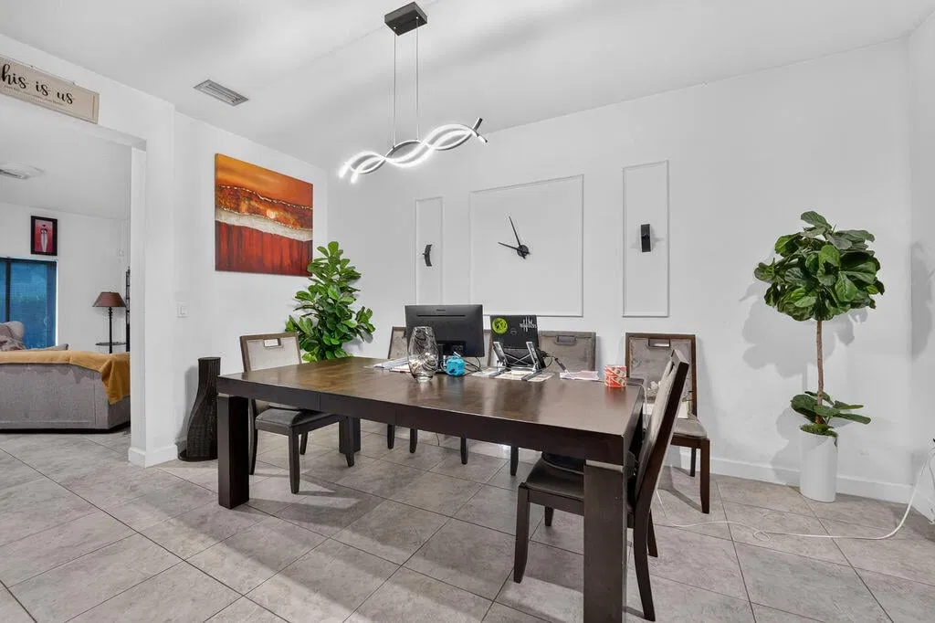 Residence photo 4