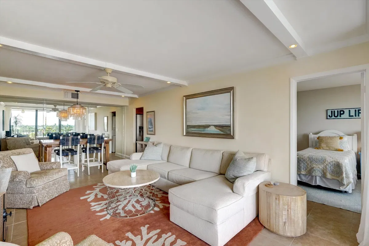 Unit 503 photo 13
