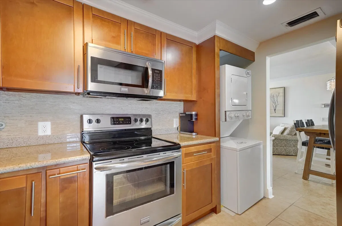 Unit 503 photo 16
