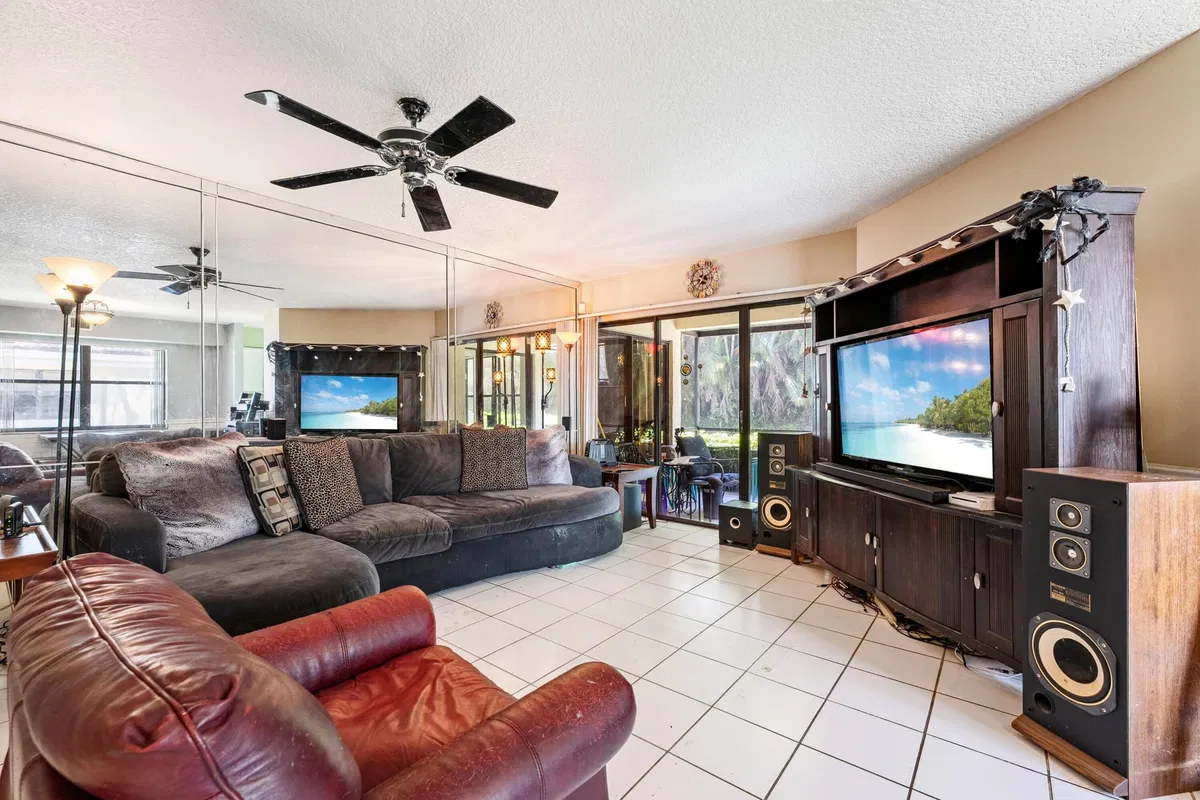  Residence photo 10