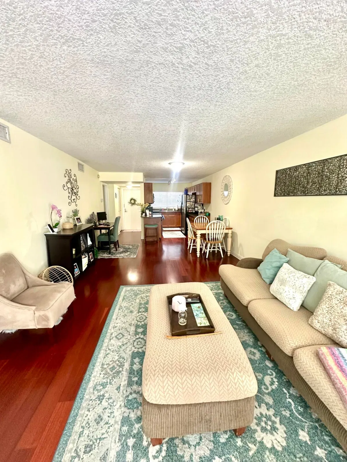 Unit 207 photo 4